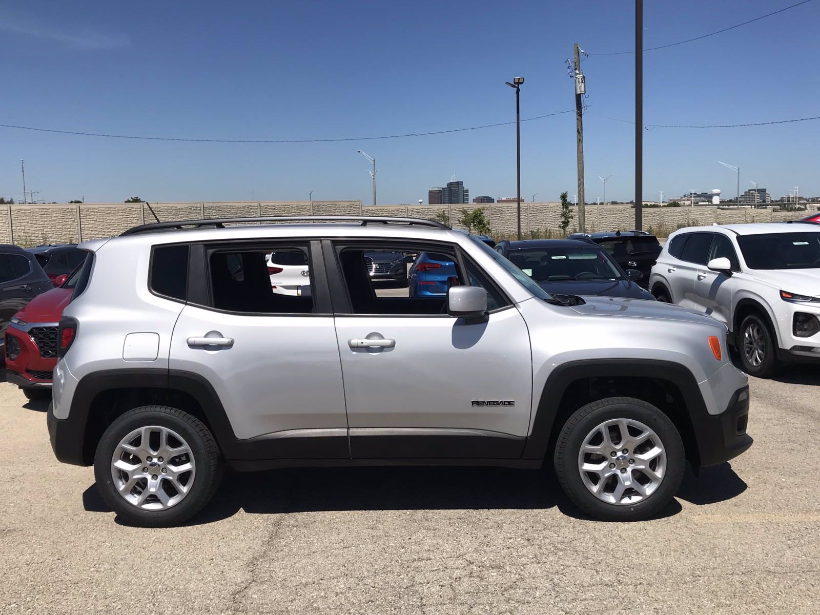 PreOwned 2017 Jeep Renegade Latitude 4WD Sport Utility